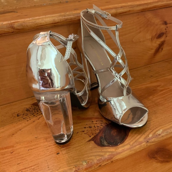 Silver metallic open toe heels - Picture 3 of 3